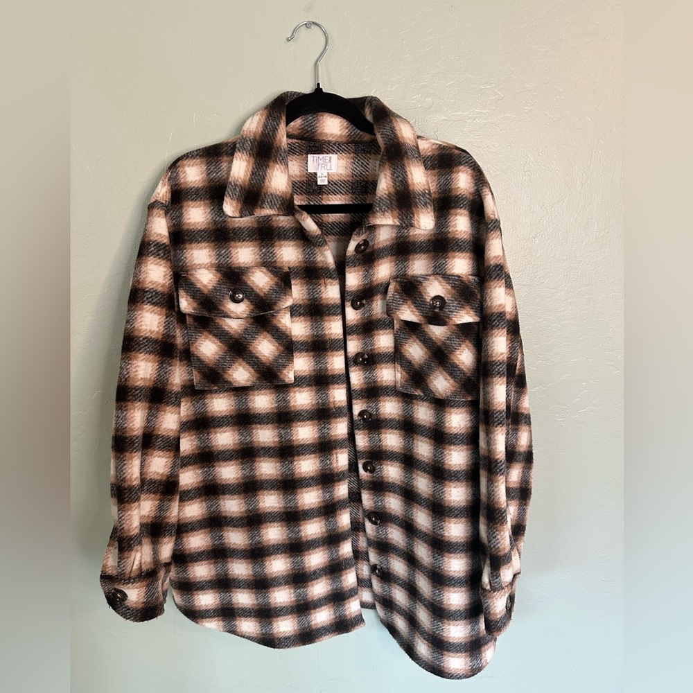 Time and Tru Women’s black/white/tan Shacket very warm